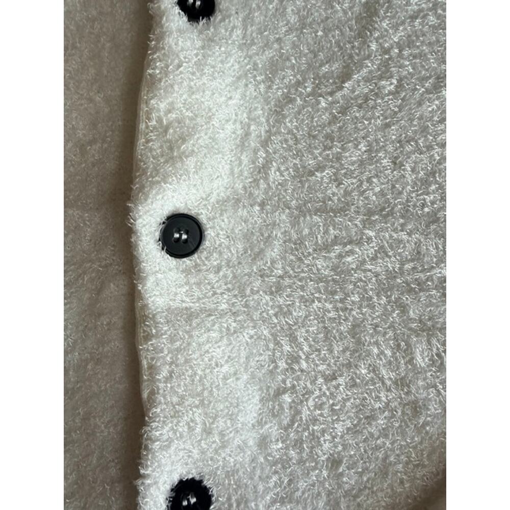 Zenana - Button Down Crew Neck Fuzzy Cardigan - Medium - Picture 4 of 5